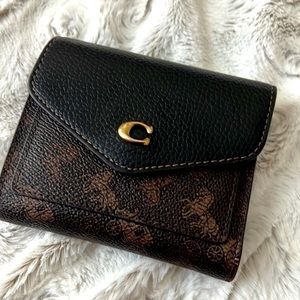Coach Tri Fold Wallet Leather Horse & Carriage Print